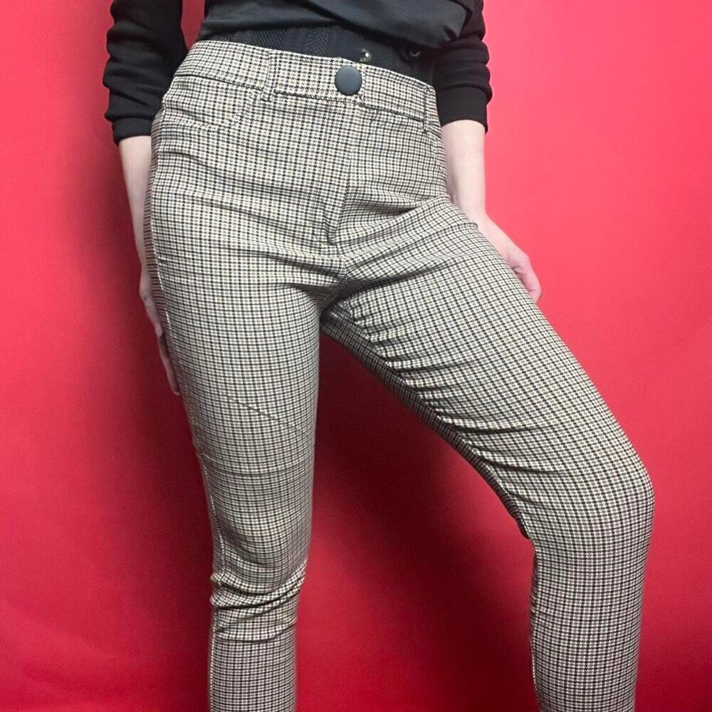 Zara / Beige and black plaid straight leg pants 🤎🖤